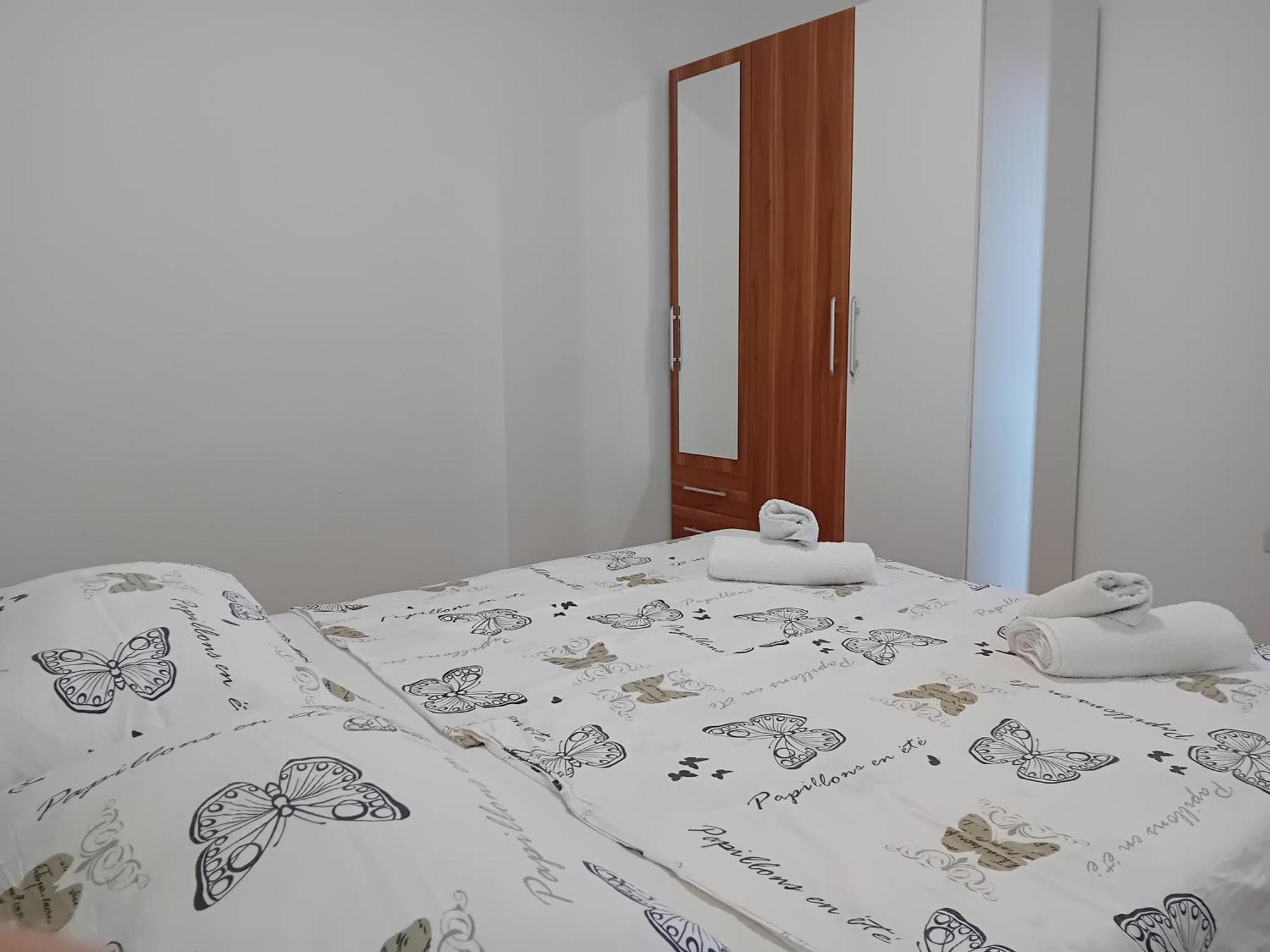 Ana I Predrag Apartment Lopar